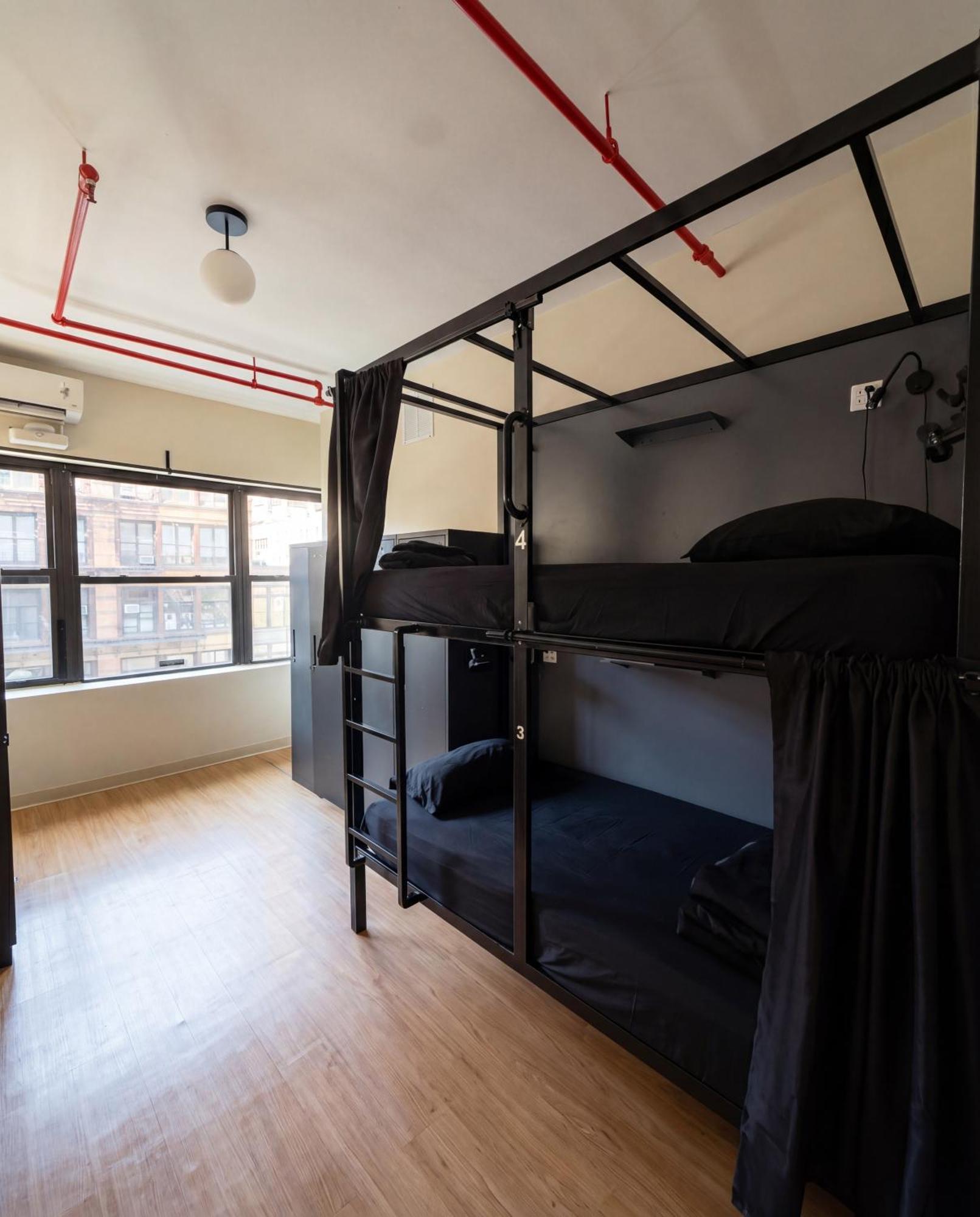 Economy Pod 6 Bed Mixed Dorm